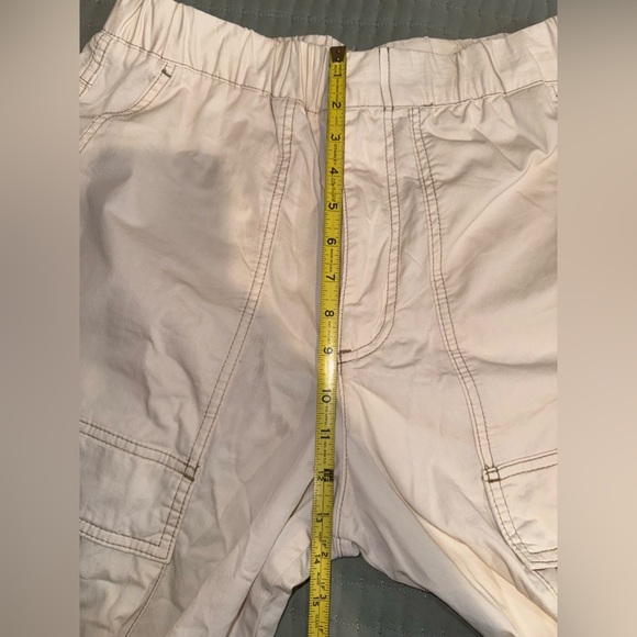 Zara Beige/Cream Big Pocket wide leg Cargo Pants. Size Medium. VVGUC. - Picture 5 of 16